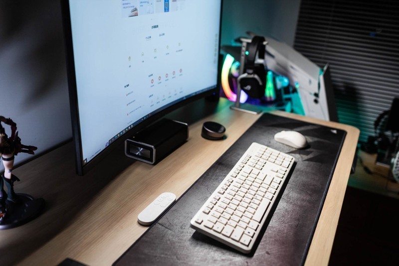 百元左右的大厂无线键鼠，安静优雅的办公神器，樱桃DW2300复古白