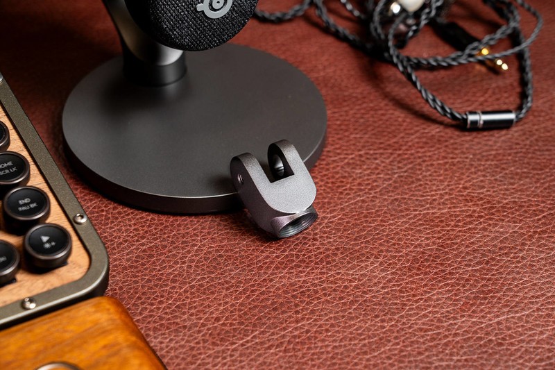 超强降噪，声音干净无底噪，赛睿爱丽丝ALIAS PRO电容麦克风评测