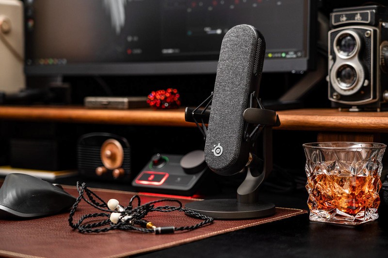 超强降噪，声音干净无底噪，赛睿爱丽丝ALIAS PRO电容麦克风评测