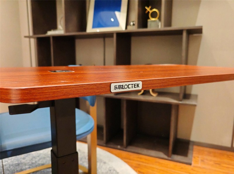 懒人向往的便利生活！床边沙发随意嵌入，乐歌T04小边桌好用至极