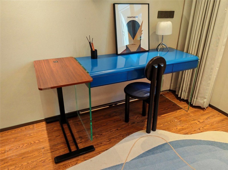 懒人向往的便利生活！床边沙发随意嵌入，乐歌T04小边桌好用至极