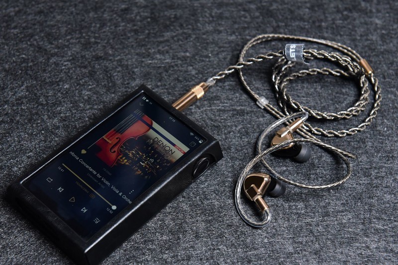 它不仅是限量款，也是平板振膜耳机中的异类！铄耳S12 Edition上手