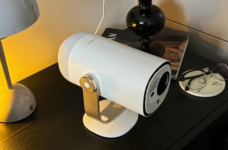 2025卧室投影仪性价比之选！这两款实测优秀，闭眼入不亏！