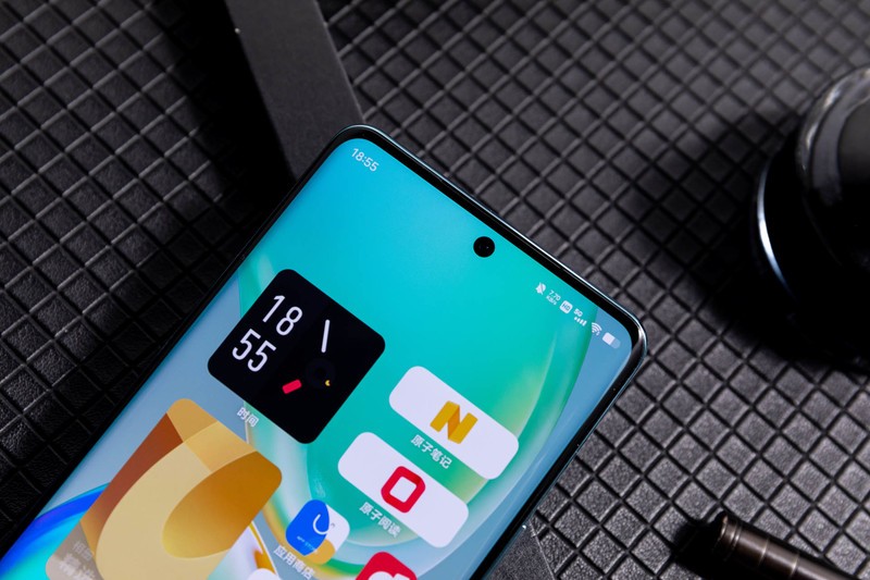 全能旗舰vivo S15 Pro初体验，能拍照会游戏满足用户更多需求