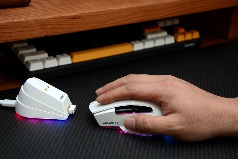 透明底壳、无线三模、279元，达尔优A955三模无线鼠标开箱