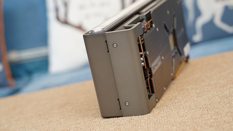 打游戏谁更胜一筹？AMD 锐龙7 7800X3D、Intel i9 14900K对比测试