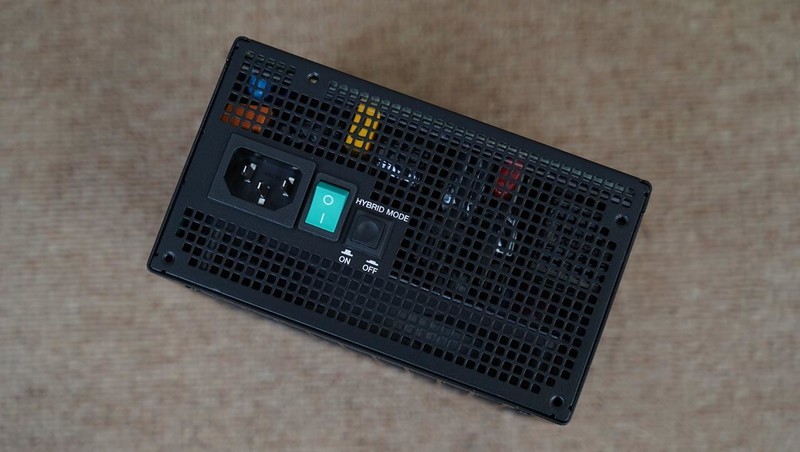 打游戏谁更胜一筹？AMD 锐龙7 7800X3D、Intel i9 14900K对比测试