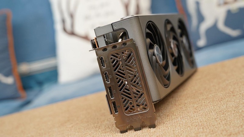 打游戏谁更胜一筹？AMD 锐龙7 7800X3D、Intel i9 14900K对比测试