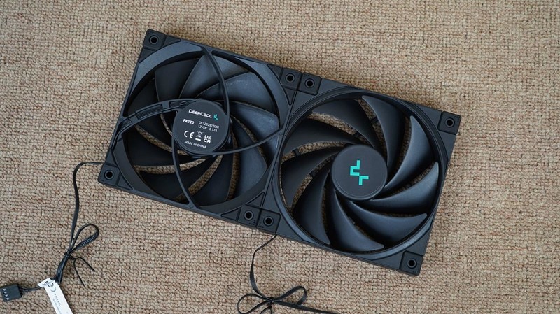 打游戏谁更胜一筹？AMD 锐龙7 7800X3D、Intel i9 14900K对比测试