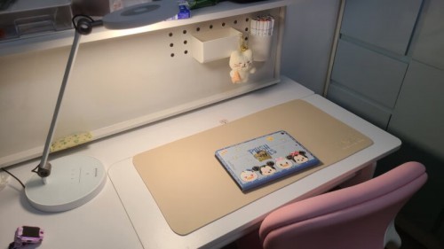 学生写作业护眼灯如何选购？为什么用护眼台灯后眼睛状况百出