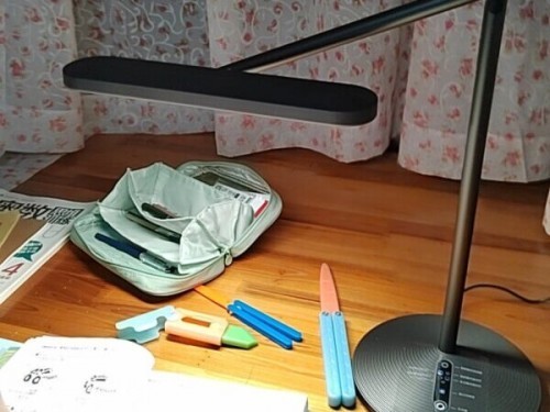 学生写作业护眼灯如何选购？为什么用护眼台灯后眼睛状况百出