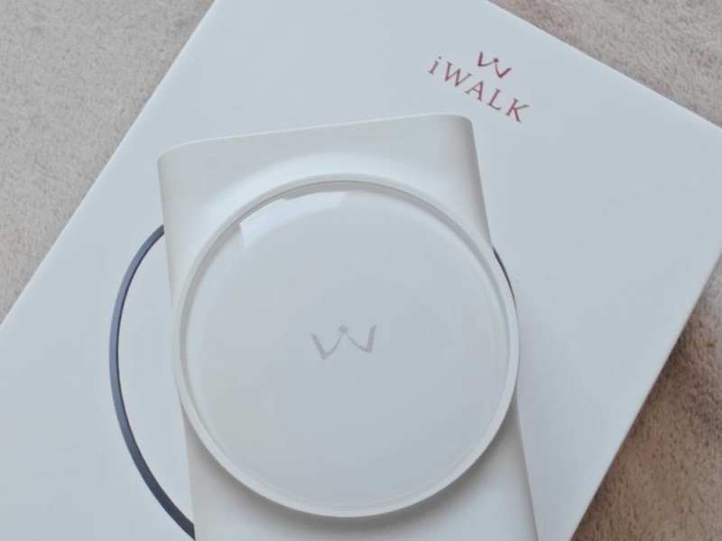 iWALK爱沃可拉拉宝伸缩线充电宝，便携高效，满足多种需求