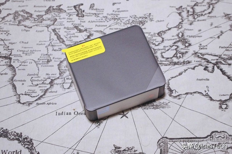 双扇加持，稳定高能：零刻 SEi12 高性能迷你电脑体验