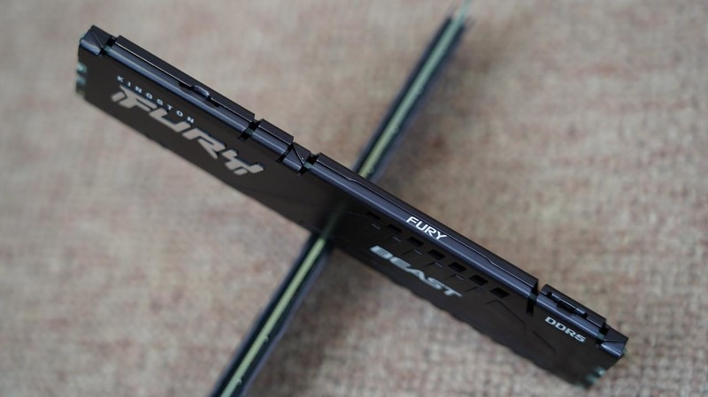 打游戏谁更胜一筹？AMD 锐龙7 7800X3D、Intel i9 14900K对比测试