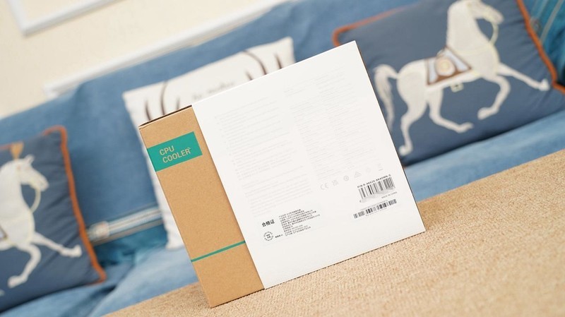 打游戏谁更胜一筹？AMD 锐龙7 7800X3D、Intel i9 14900K对比测试