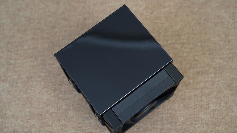 打游戏谁更胜一筹？AMD 锐龙7 7800X3D、Intel i9 14900K对比测试