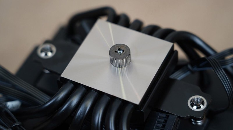 打游戏谁更胜一筹？AMD 锐龙7 7800X3D、Intel i9 14900K对比测试