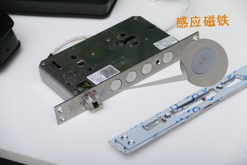 德施曼Q50MPro智能锁：4寸高清室内大屏，支持远程通话、九大解锁功能