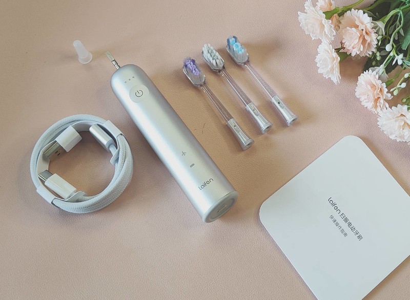 一口牙齿50万，看牙看到破产！当代年轻人到底如何低成本护齿？