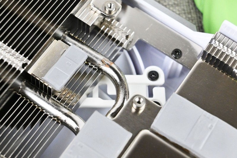 影驰RTX 5060 Ti圣刃MAX OC 16G开箱拆解评测：2K电竞丝滑体验