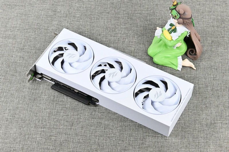 影驰RTX 5060 Ti圣刃MAX OC 16G开箱拆解评测：2K电竞丝滑体验