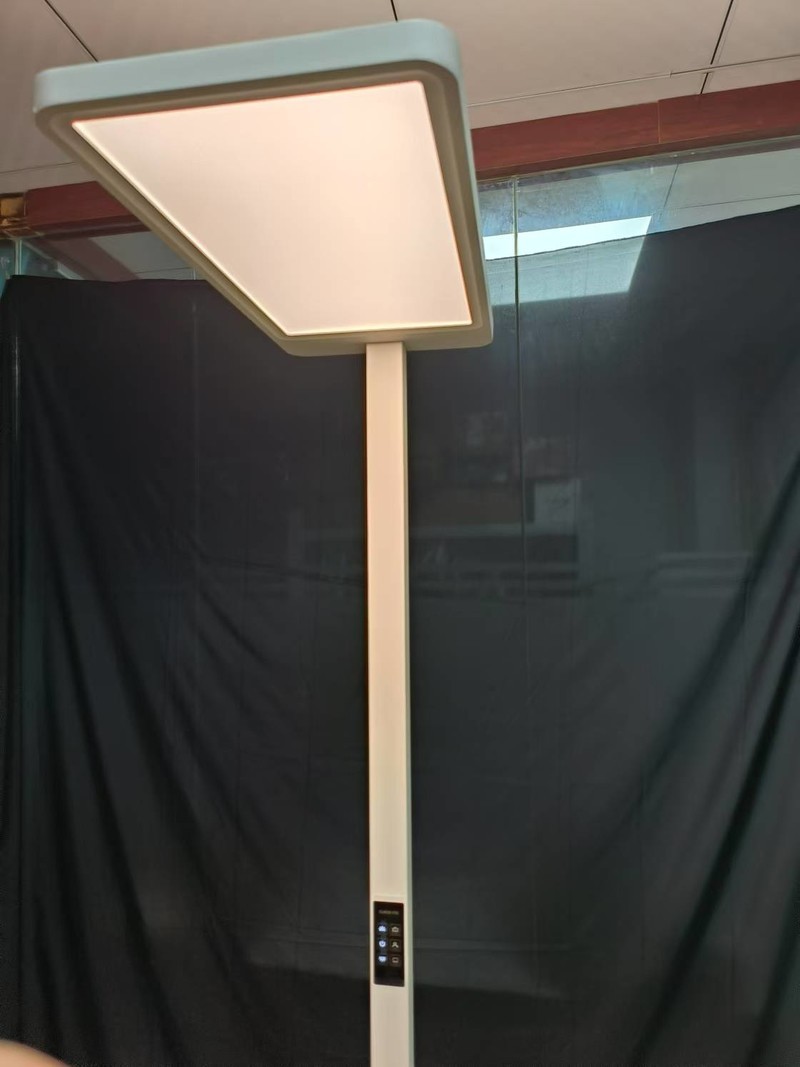 月影灯饰和雷士哪个好？书客、雷士、月影护眼大路灯维度PK对比