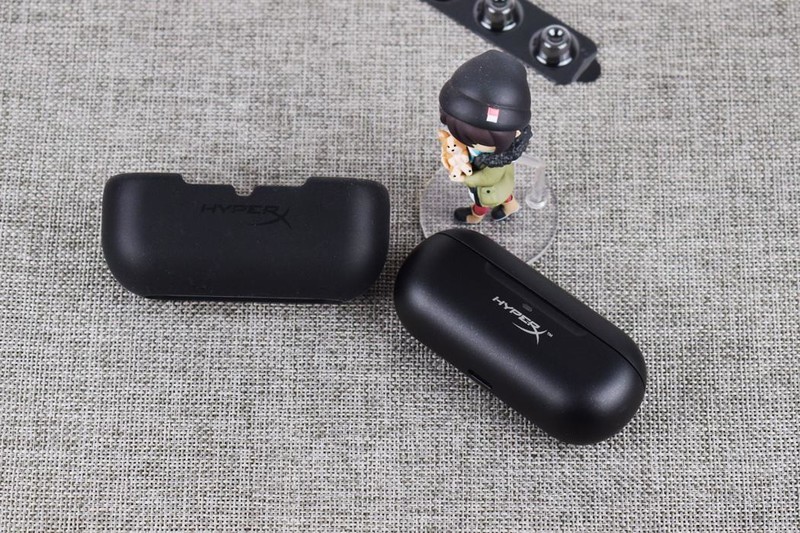极度未知HyperX天际游戏耳机开箱试玩：真无线也能超低延迟