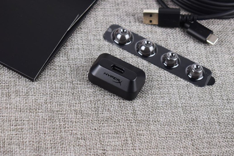 极度未知HyperX天际游戏耳机开箱试玩：真无线也能超低延迟