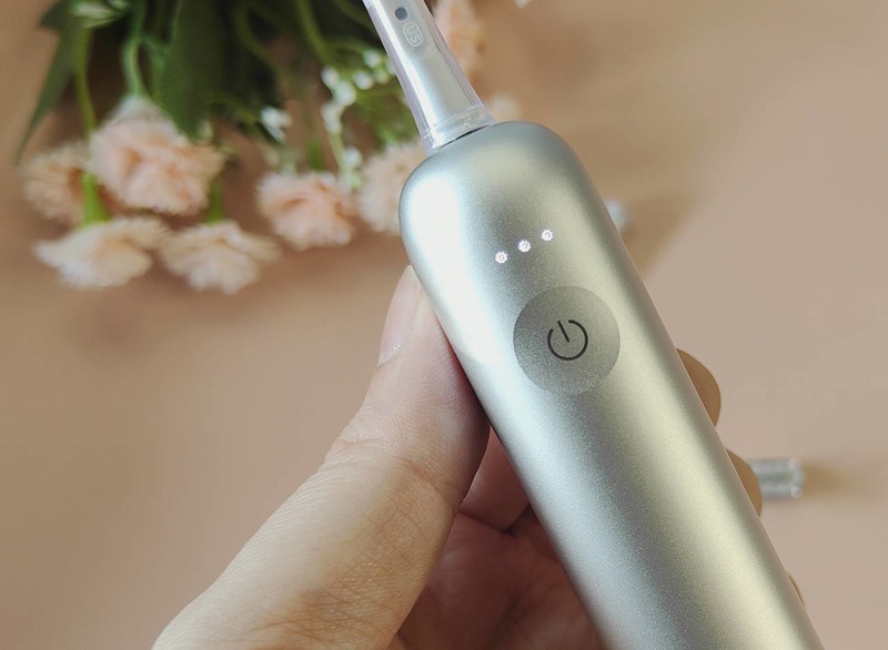 一口牙齿50万，看牙看到破产！当代年轻人到底如何低成本护齿？