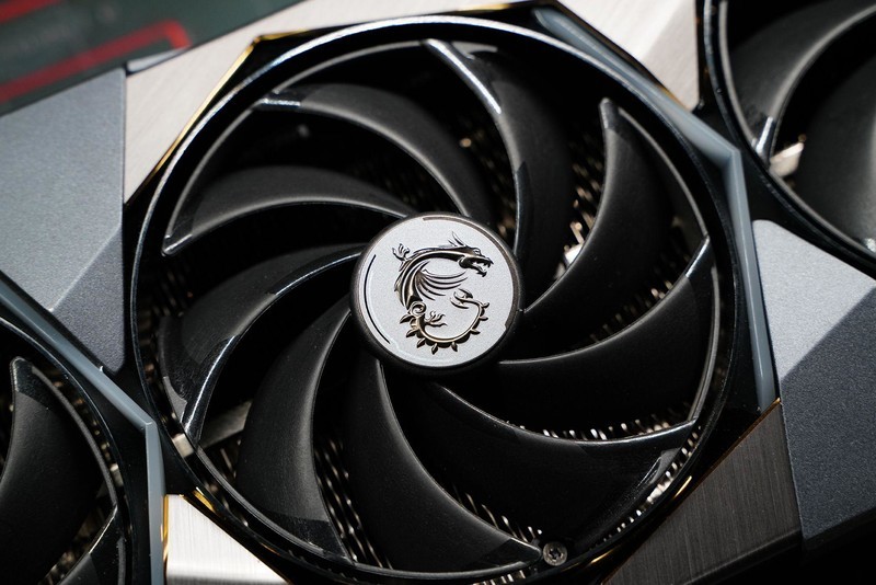 13代i9核心这么多 关掉超线程打游戏会更爽吗？