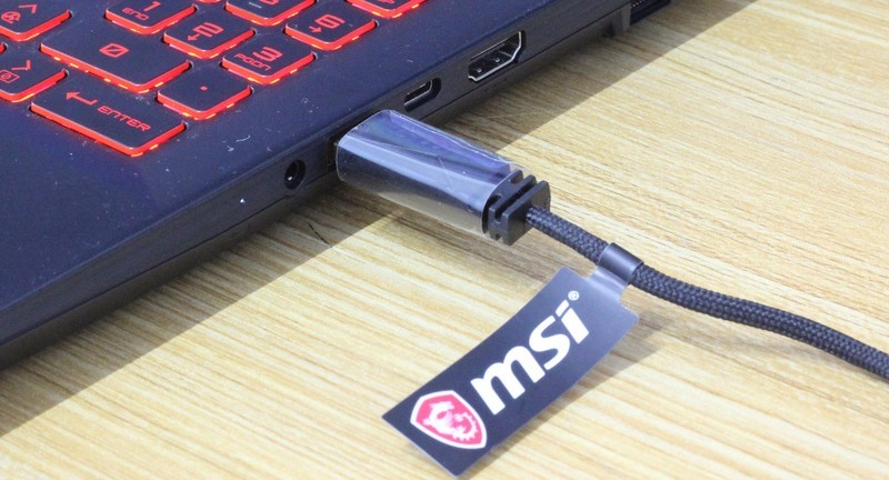 毫不顾忌一下左撇子的感受么！右撇子懂王们又有重磅新宠到店