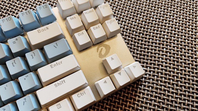 清新而不张扬 达尔优EK815机械合金版机械键盘