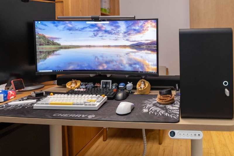 体型小巧，空间合理，兼顾360水冷和长显卡，乔思伯U4Mini体验