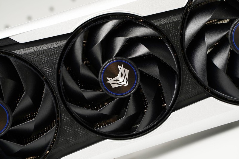 逆袭2K游戏 AMD RADEON RX 6750XT高画质吹响号角