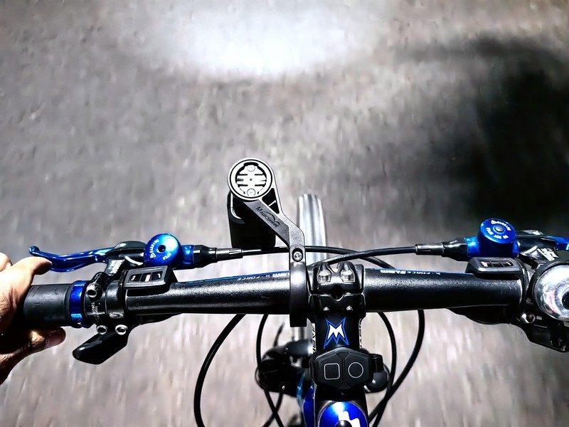 迈极炫CBL1600吊装截止线车灯，光影随变