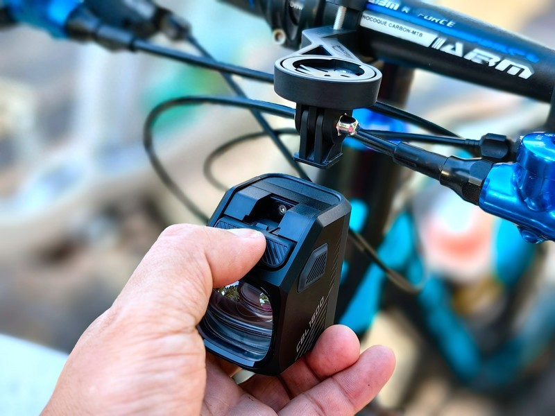 迈极炫CBL1600吊装截止线车灯，光影随变