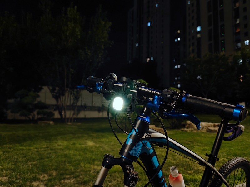 迈极炫CBL1600吊装截止线车灯，光影随变