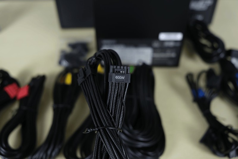 性能强悍，十年质保，加量不加价先马高性价比白金ATX3.0电源 XP1000W Super开箱