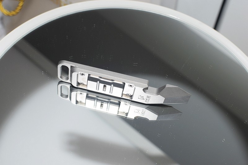 工具与玩具相结合 费戈全钛推推牌撬棍