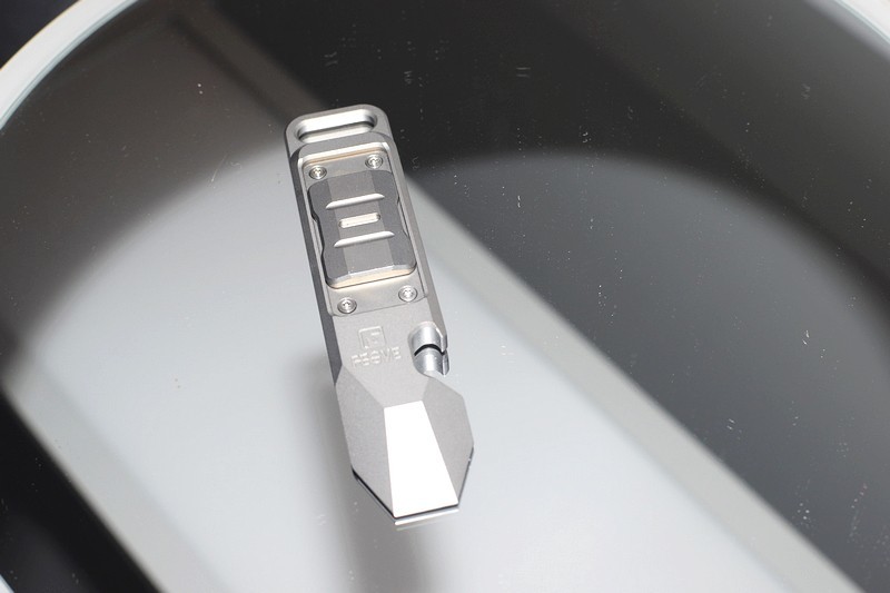 工具与玩具相结合 费戈全钛推推牌撬棍