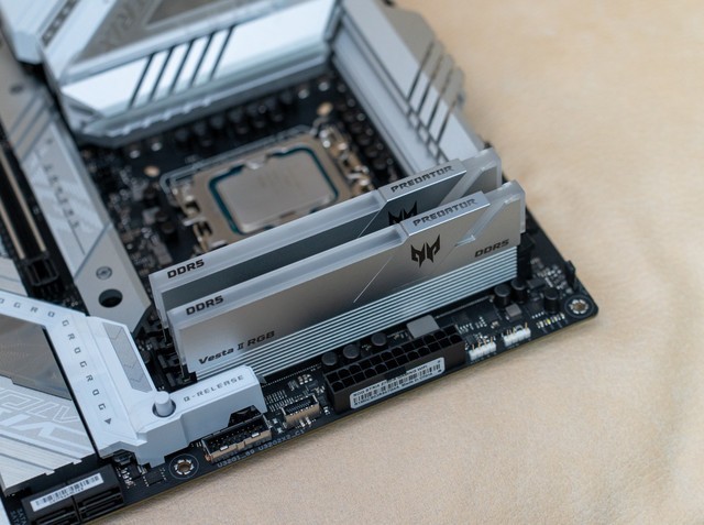 7800MHz动动手指就搞定了，人人都可以会的宏碁掠夺者Vesta II 6800 DDR5超频教程