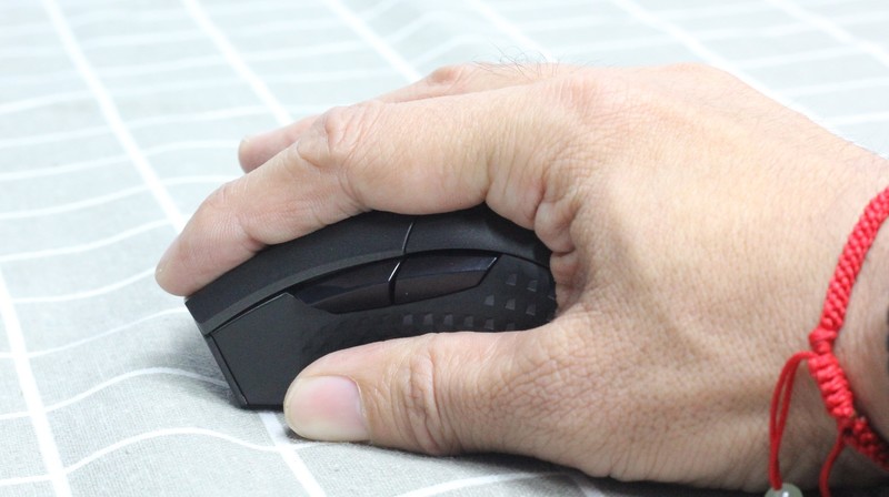 毫不顾忌一下左撇子的感受么！右撇子懂王们又有重磅新宠到店