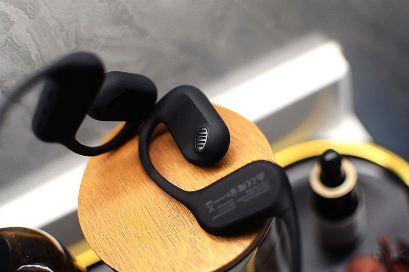 你值得拥有的泥炭蓝牙耳机RunFree：音质出色，佩戴舒适，续航能力强劲