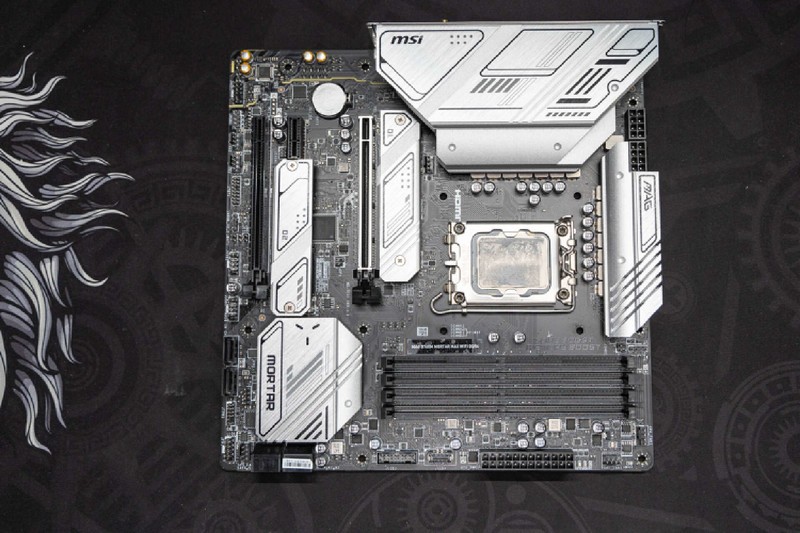 体型小巧，空间合理，兼顾360水冷和长显卡，乔思伯U4Mini体验