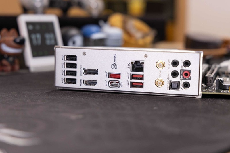 体型小巧，空间合理，兼顾360水冷和长显卡，乔思伯U4Mini体验