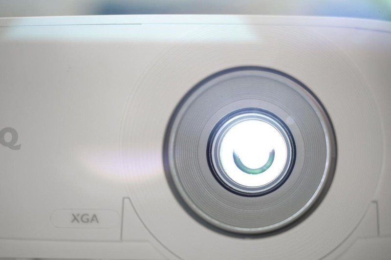 打破低效，明基MX560商用高清投影仪让办公更有效率