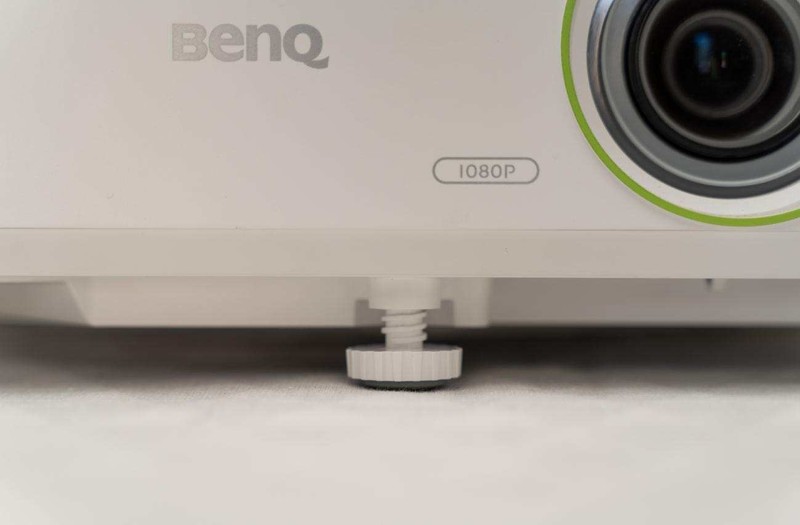 设计师选什么牌子智能投影仪好？明基E582超亮高清商务投影评测