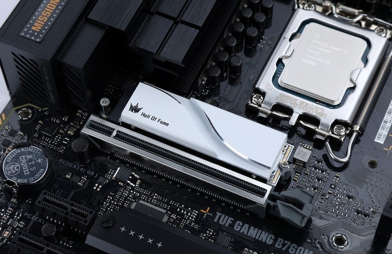 被迫升级，R7-5800X跨平台转战i5-13600KF平台装机是种什么样的体验？