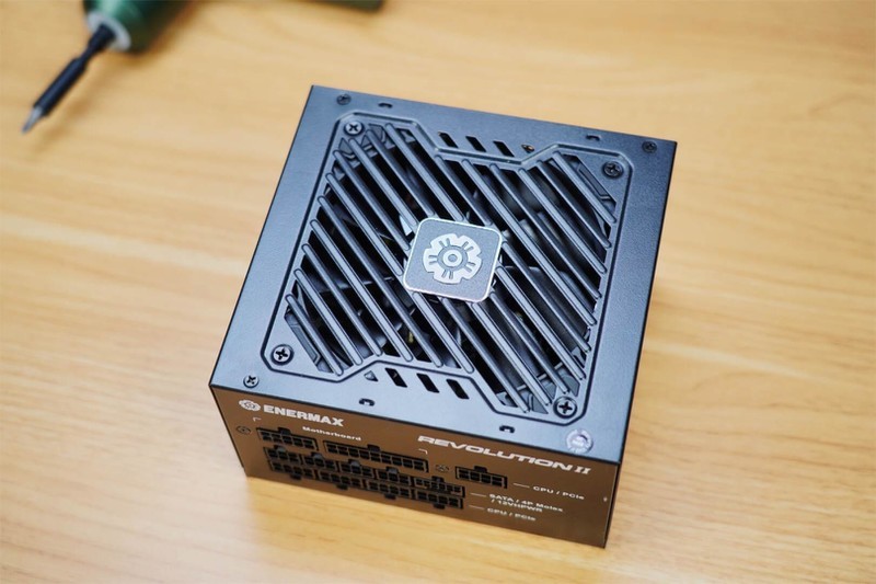 ATX 3.0、逆转弹尘、100-240V宽幅电压，安耐美GX1200W DF电源分享