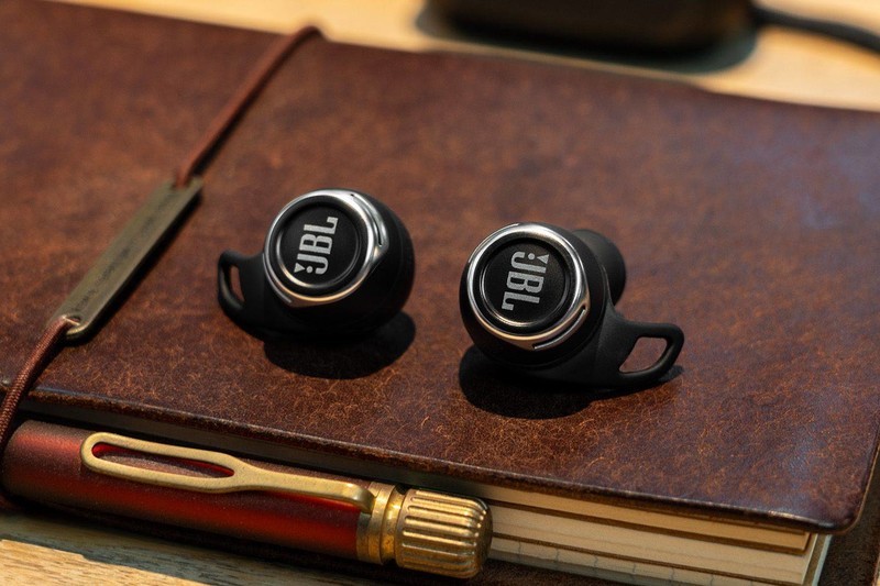 4000字体验长文，解读JBL Reflect Flow Pro：这是一款有态度的TWS